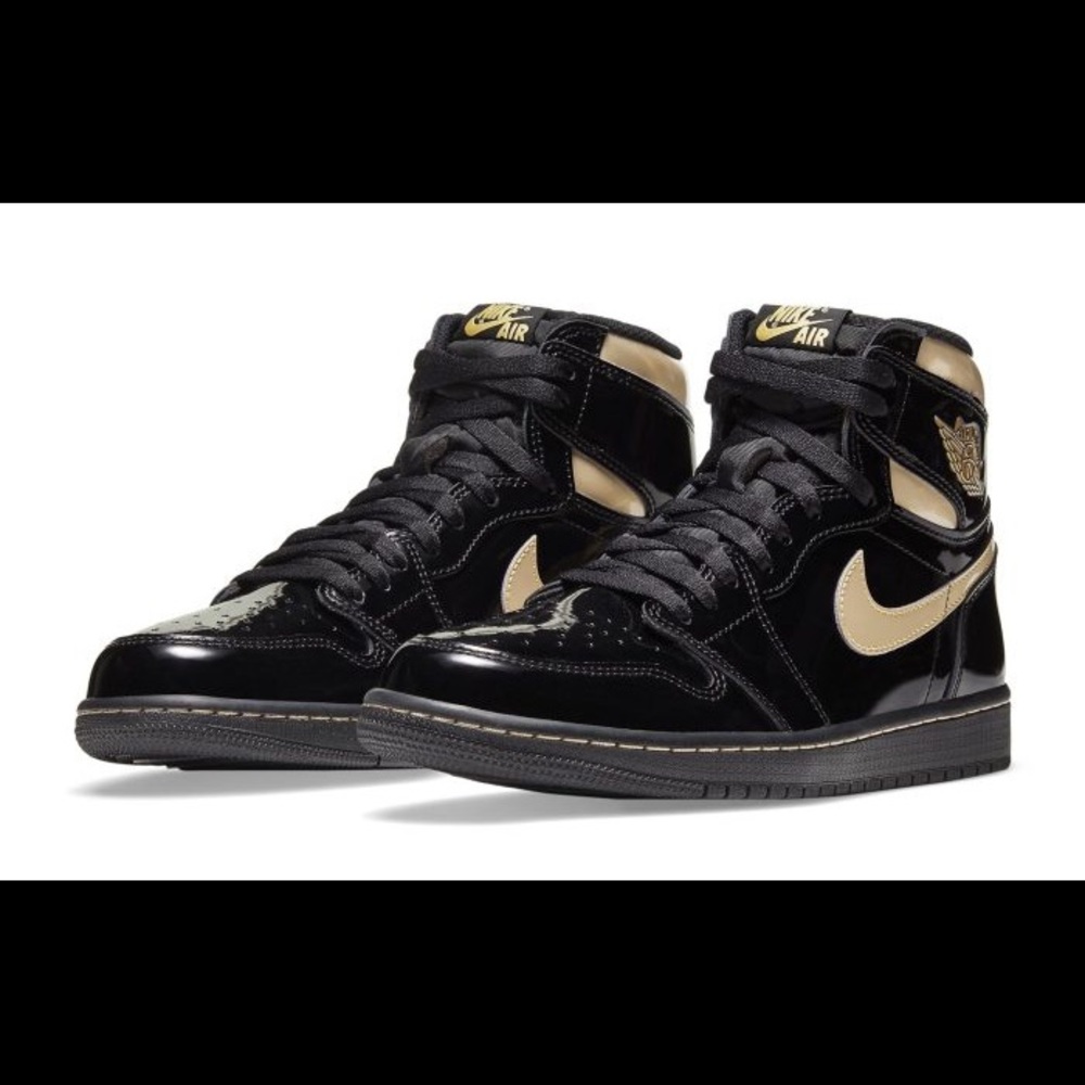 Nike Air Jordan 1 Retro High Black Metallic Gold